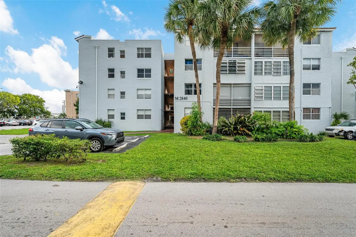2840 Somerset Dr #207M, Lauderdale Lakes, FL 33311 - Image #1