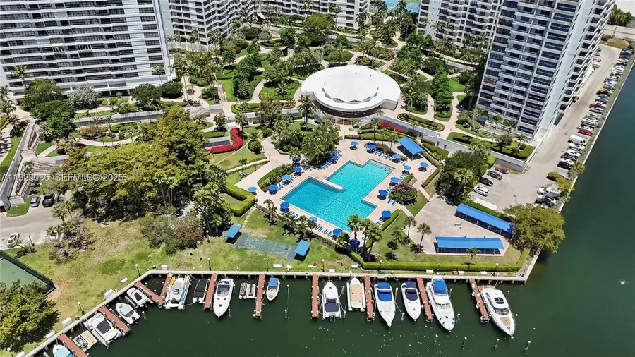 2500 Parkview Dr #1214, Hallandale Beach, FL 33009 - #3