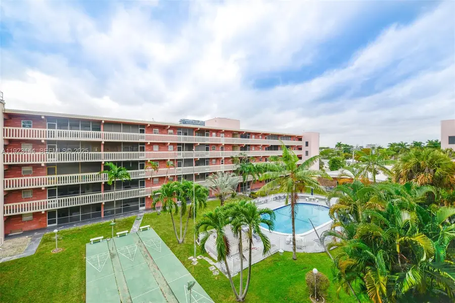 200 NE 12th Ave #6D, Hallandale Beach, FL 33009 - Image #2
