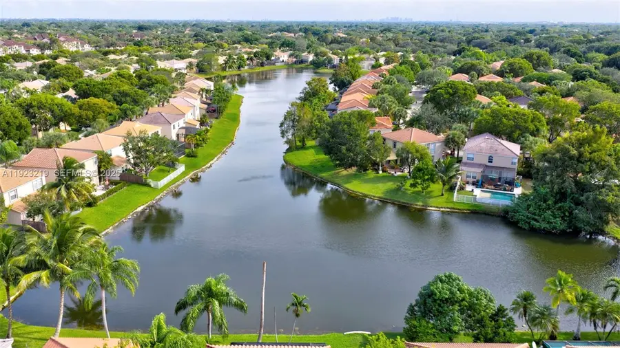 1260 NW 110th Ave, Plantation, FL 33322 - Image #3