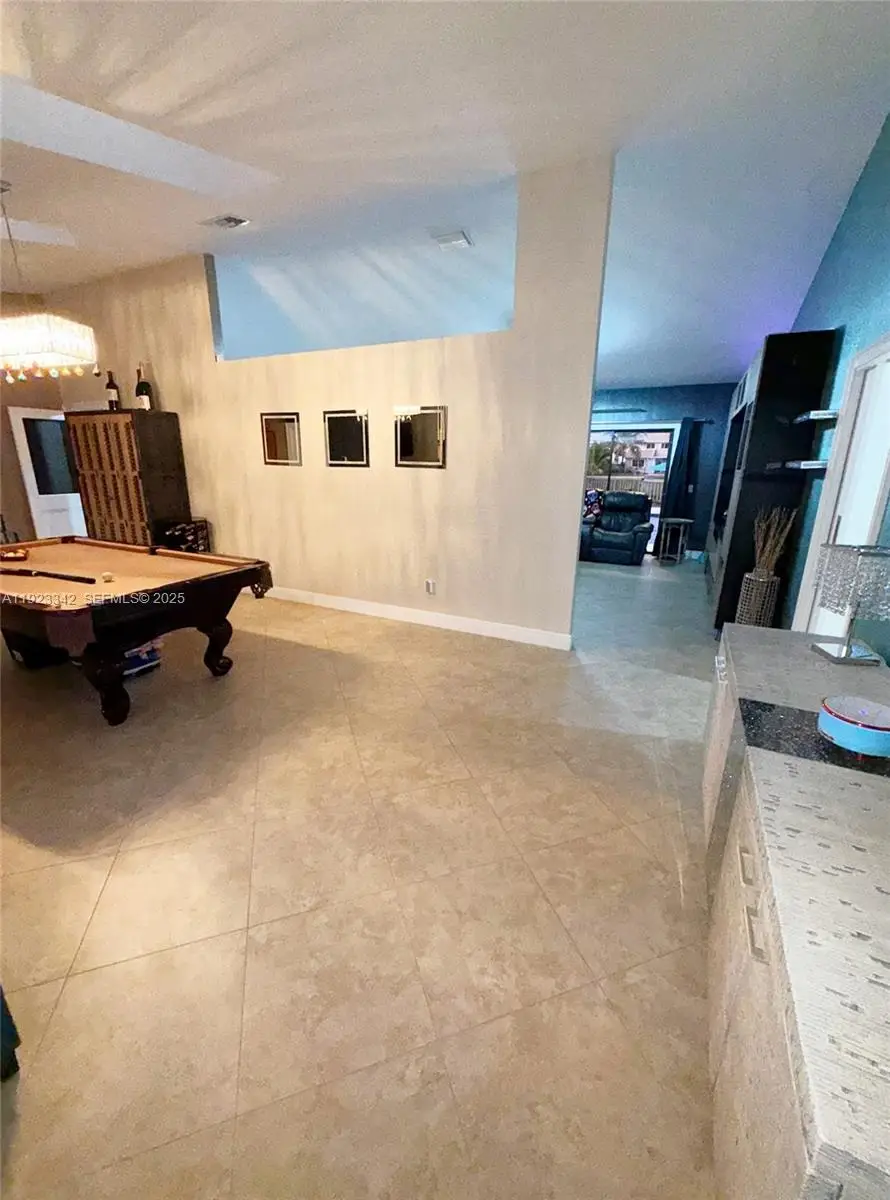 15561 Carriage Ct, Davie, FL 33331 - Image #2