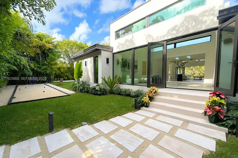 7425 Belle Meade Blvd, Miami, FL 33138 - Image #3