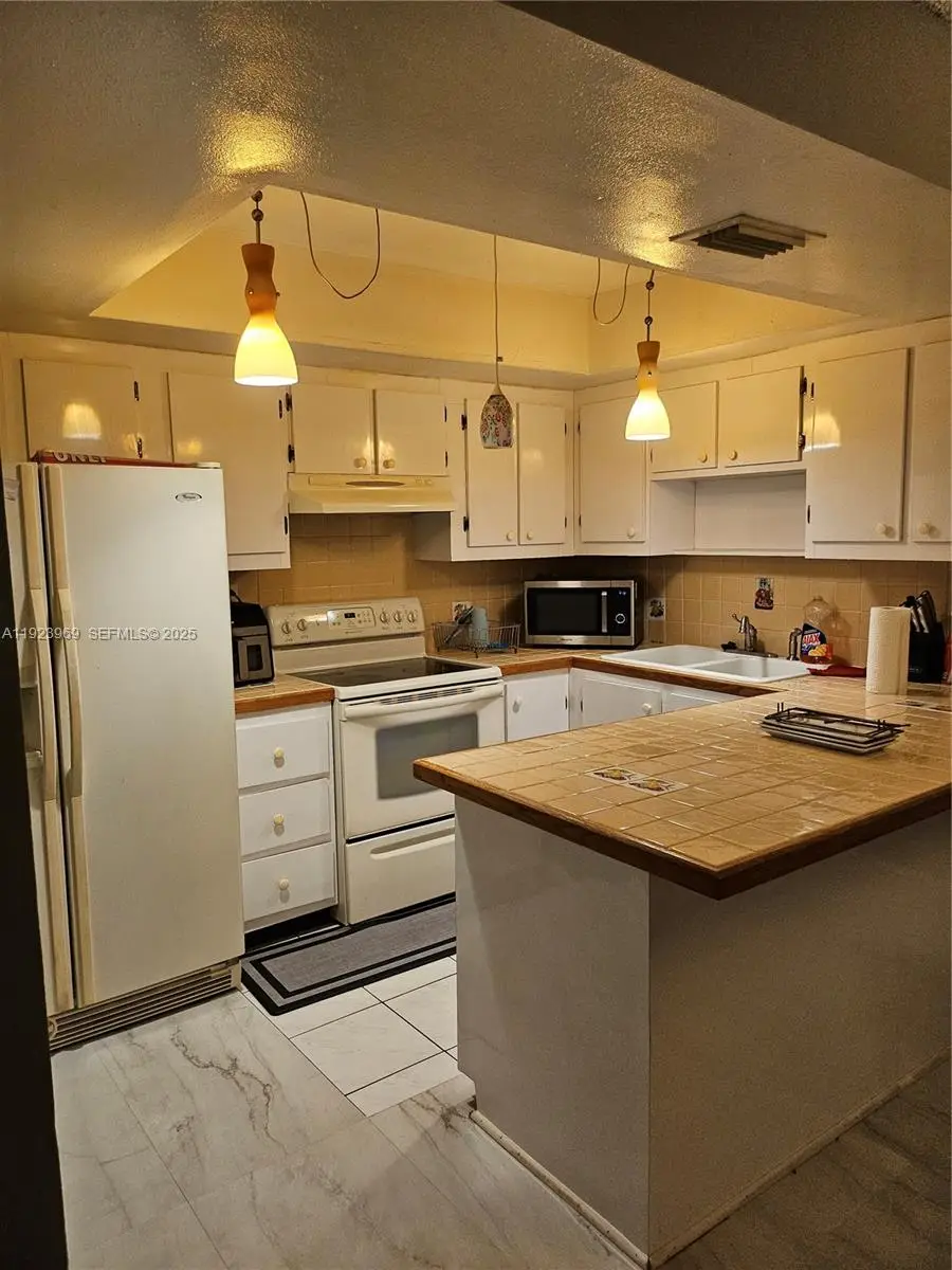 43 Spinning Wheel Ln #43, Tamarac, FL 33319 - Image #2