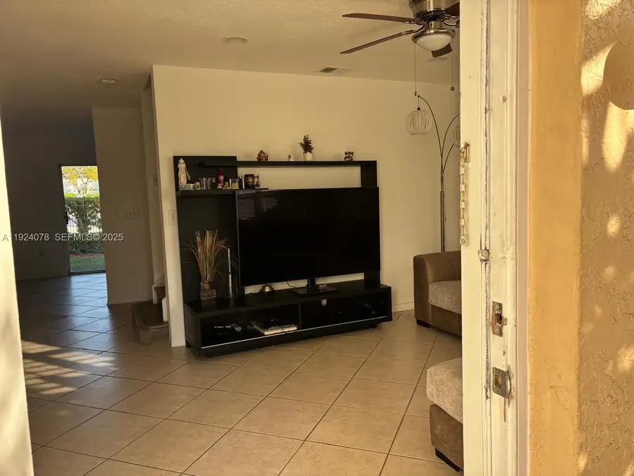 5332 NW 89th Ave, Sunrise, FL 33351 - Image #3