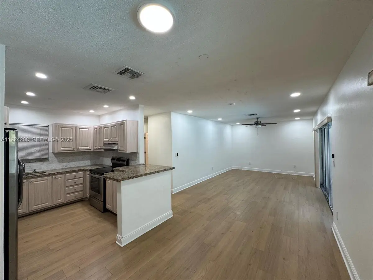 2731 N 72nd Way, Hollywood, FL 33024 - Image #1