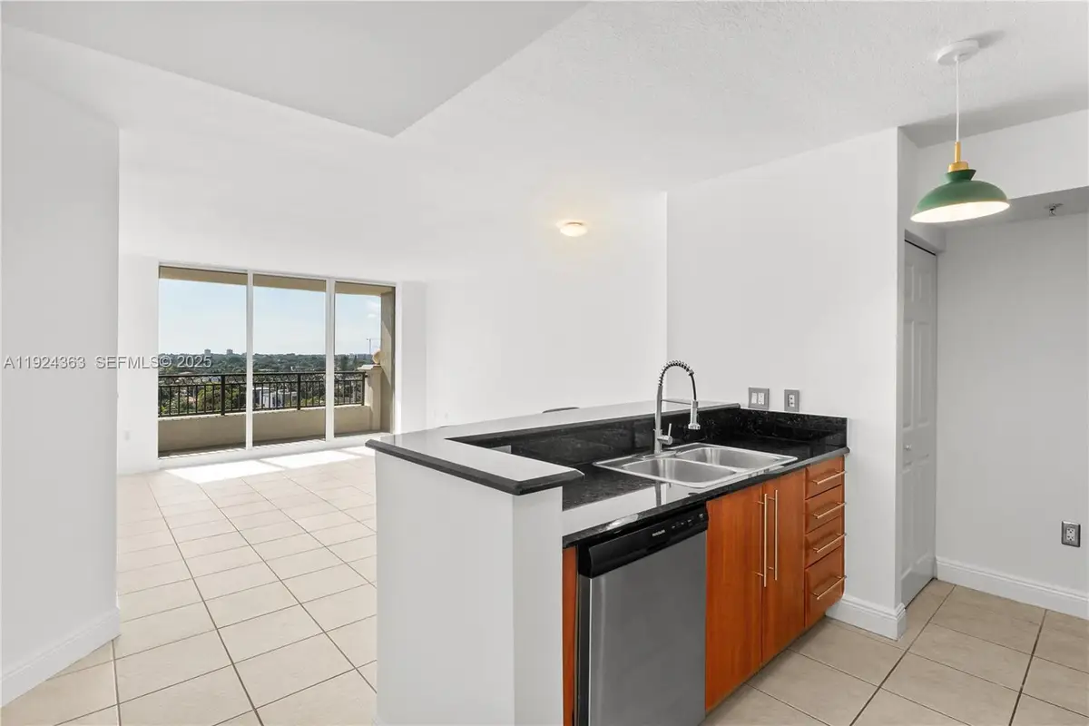 3232 SW 22nd St #905, Miami, FL 33145 - Image #1