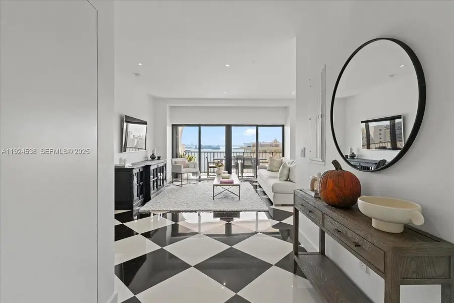 1800 NE 114th St #PH05, Miami, FL 33181 - Image #2