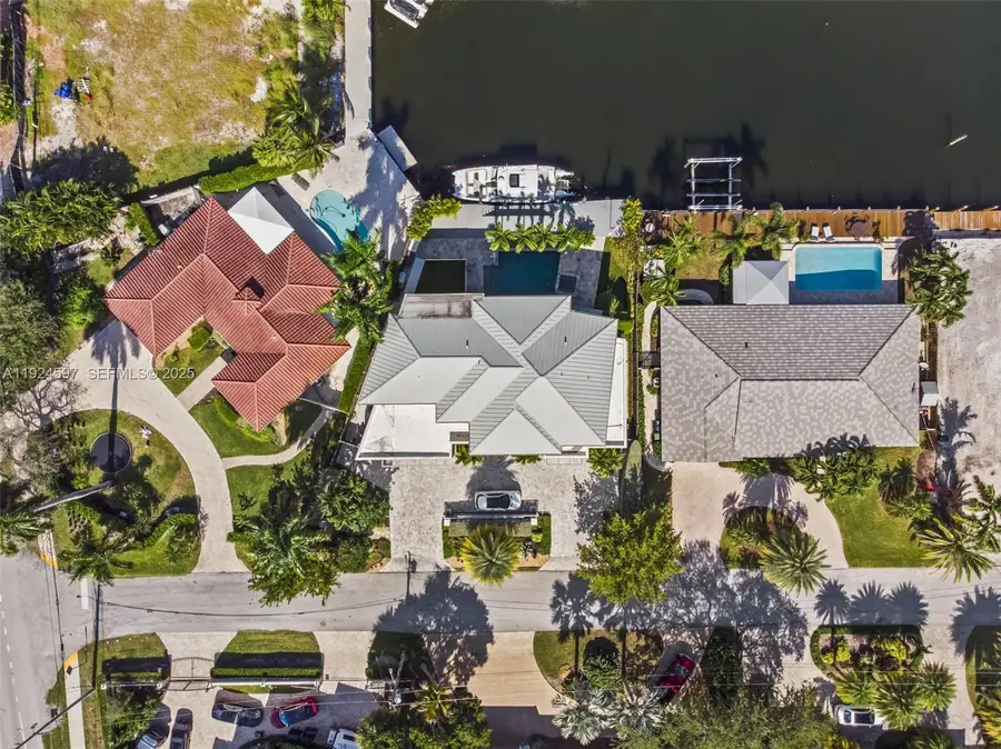 2809 NE 24th Pl, Fort Lauderdale, FL 33305 - Image #3