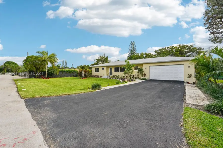 140 NE 161st St, Miami, FL 33162 - Image #2