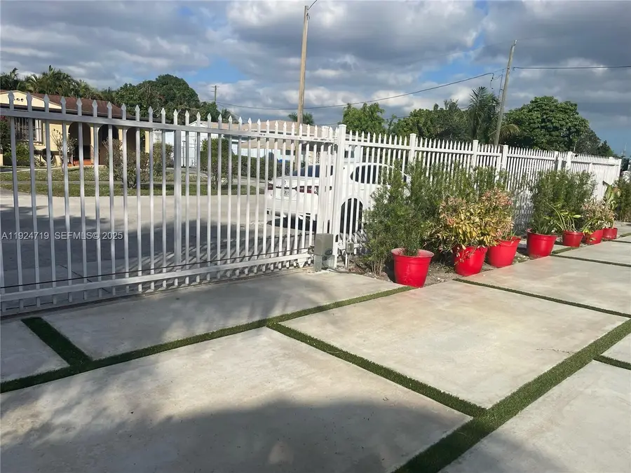 3718 NW 12th St, Miami, FL 33126 - Image #2