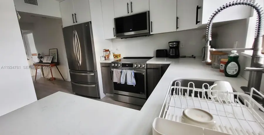 1605 Meridian Ave #401, Miami Beach, FL 33139 - Image #2