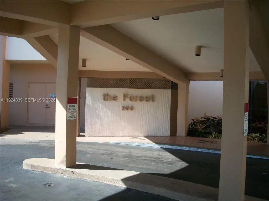 900 St Charles Pl #208, Pembroke Pines, FL 33026 - Image #1