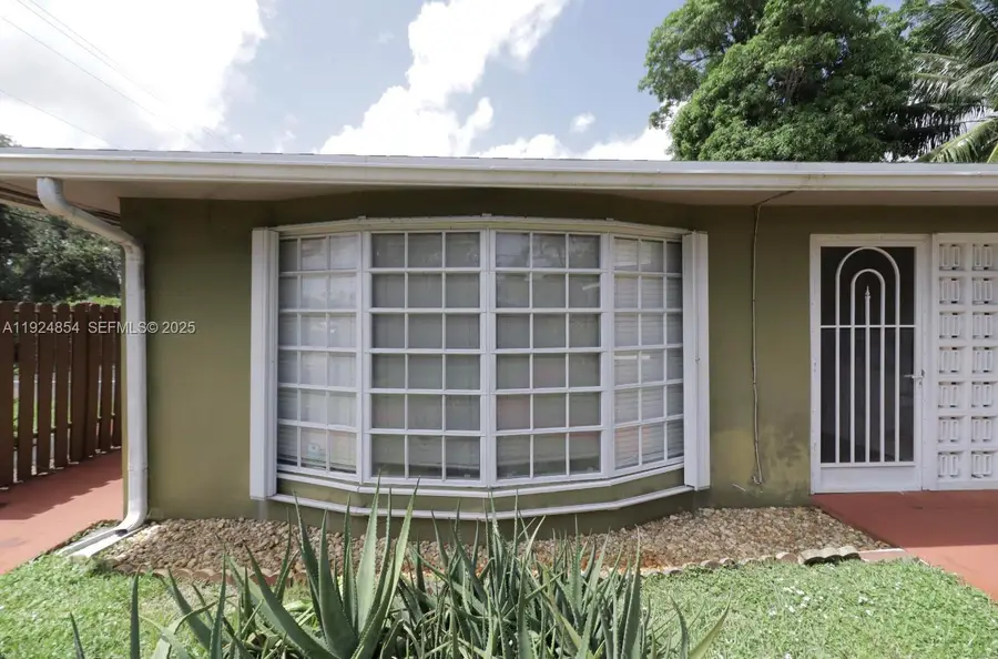 Address Withheld By Seller, Fort Lauderdale, FL 33334 - #2