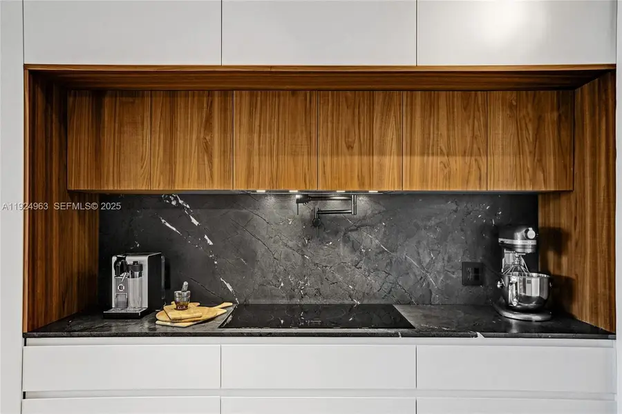 449 Poinciana Island Dr #1512, Sunny Isles Beach, FL 33160 - Image #3