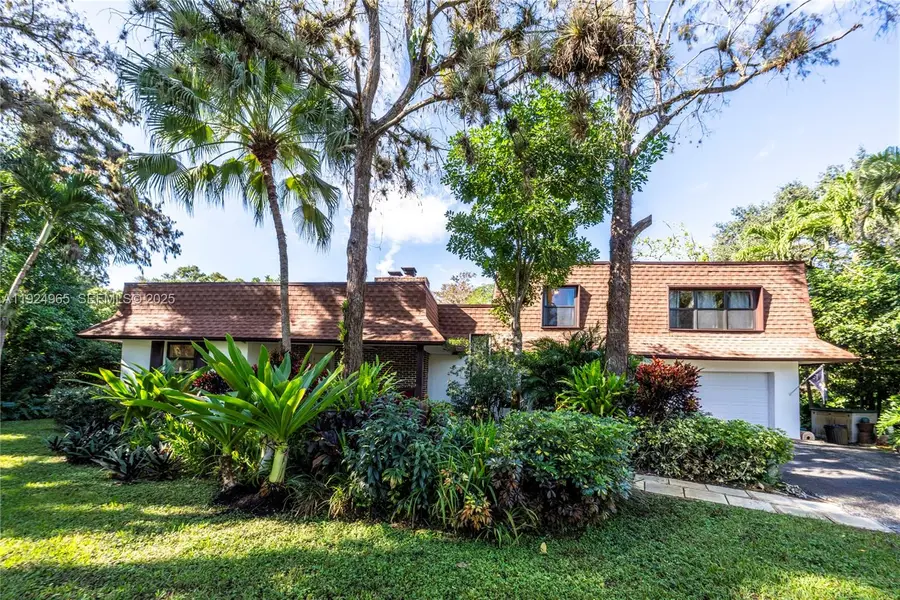 325 Bayberry Dr, Plantation, FL 33317 - Image #2