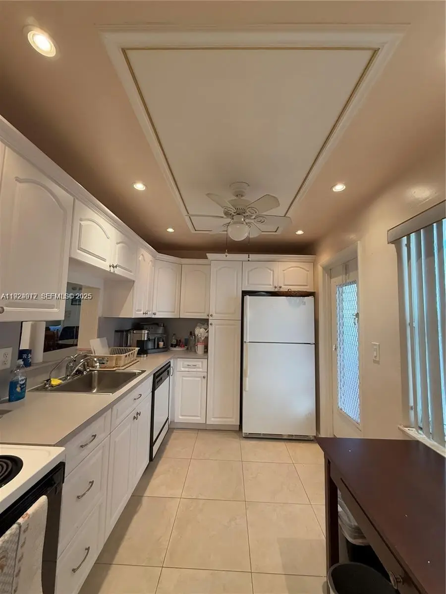 4270 NW 40th St #202, Lauderdale Lakes, FL 33319 - Image #3