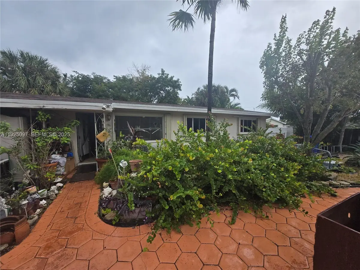 906 NE 23rd Ter, Pompano Beach, FL 33062 - #1