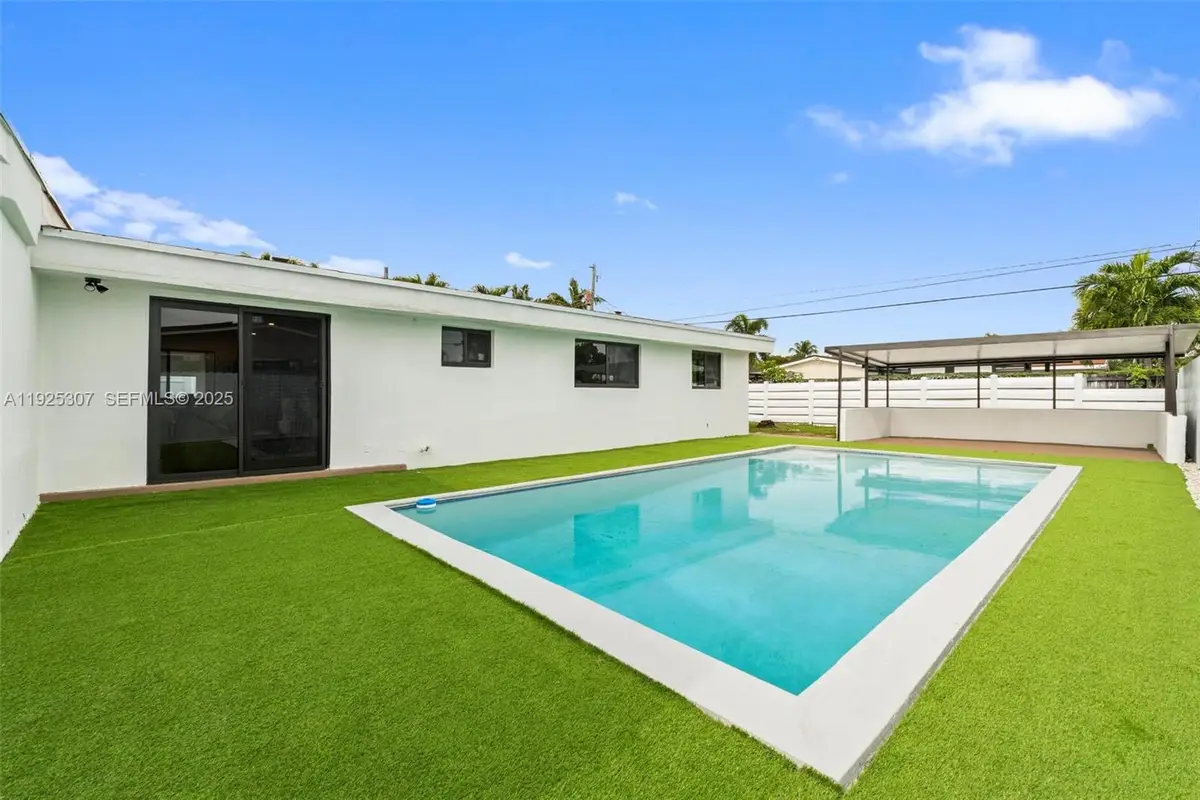 7731 Farragut St, Hollywood, FL 33024 - Image #1