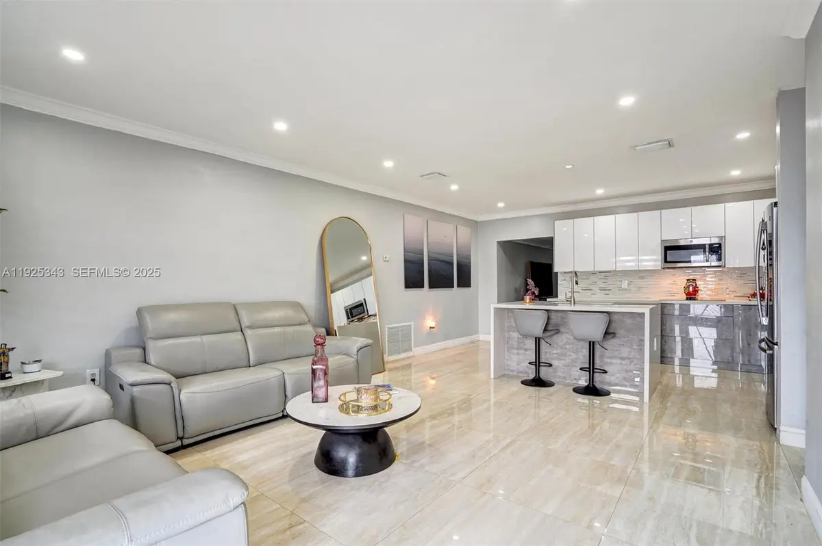 631 E 53rd St, Hialeah, FL 33013 - Image #1