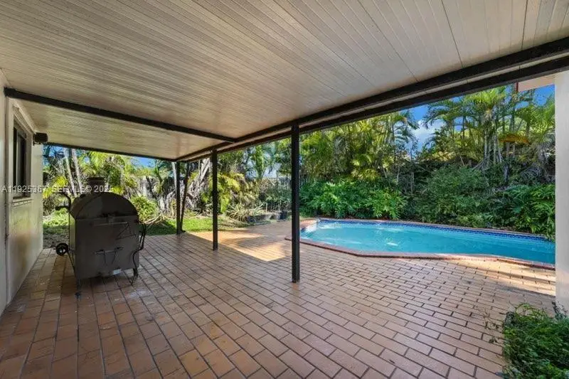 9155 SW 179th St, Palmetto Bay, FL 33157 - Image #2