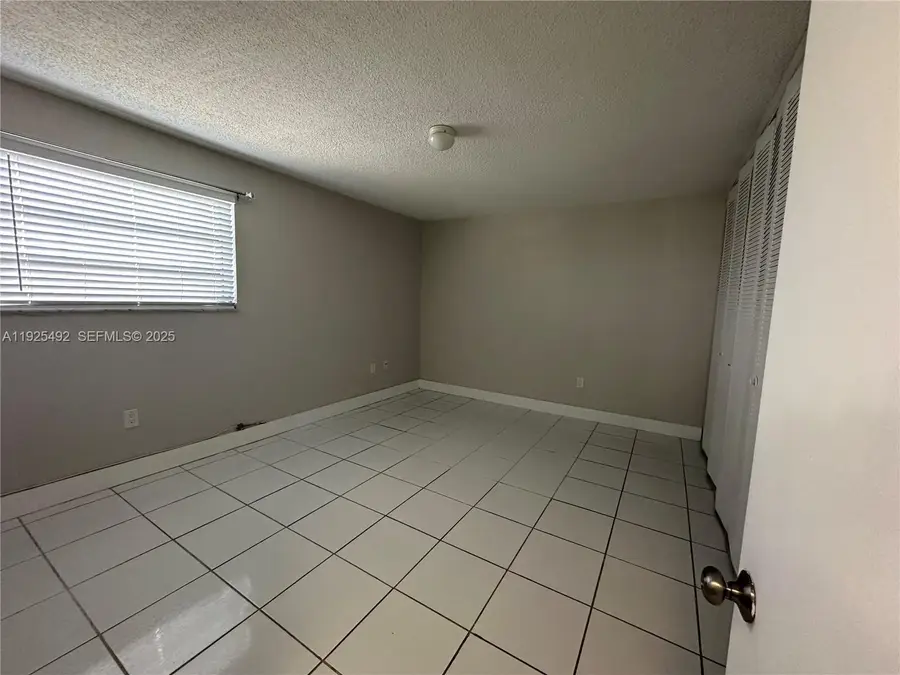 1975 NE 135th St #3E, North Miami, FL 33181 - Image #3