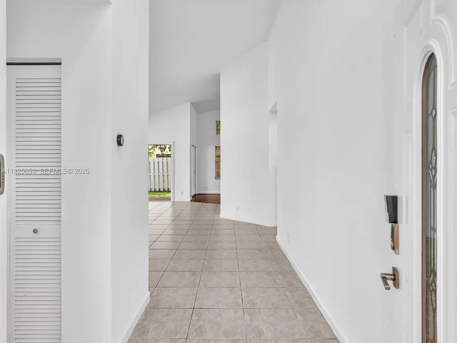 255 Somerset Way, Weston, FL 33326 - Image #3