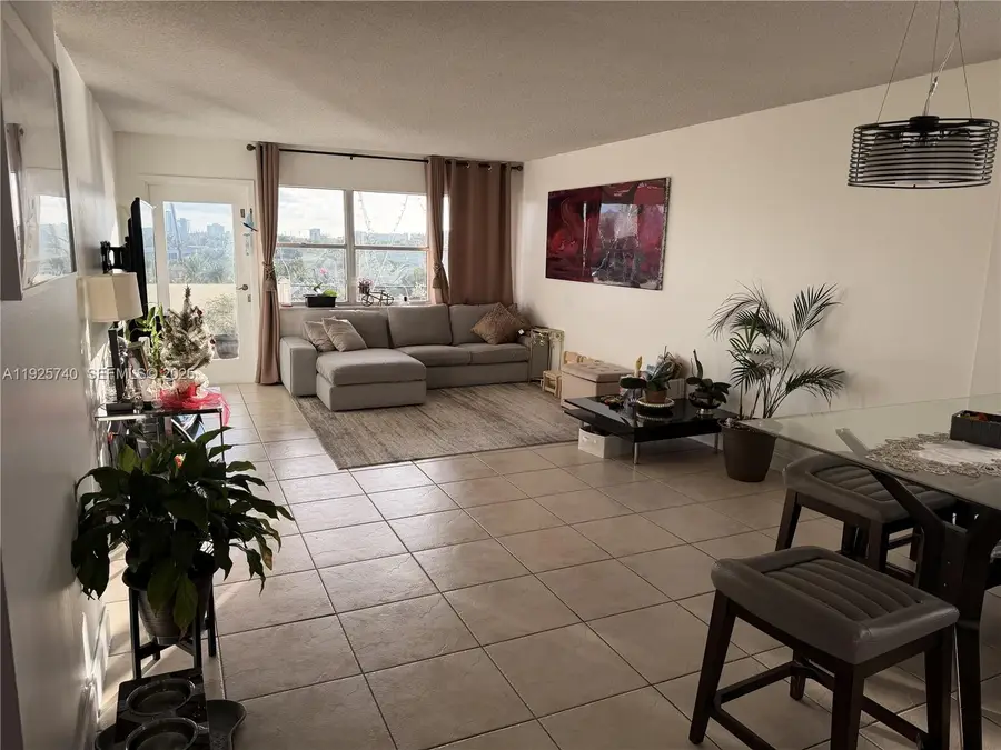 401 Golden Isles Dr #512, Hallandale Beach, FL 33009 - Image #3