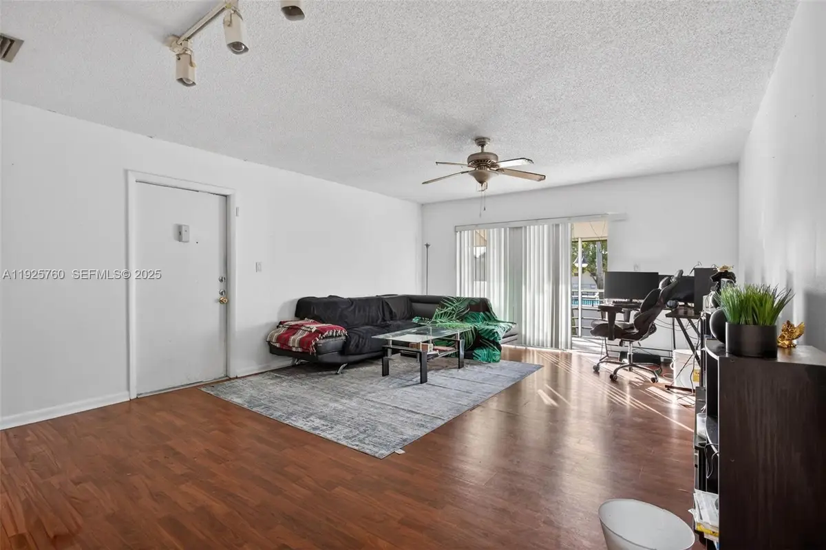 370 E Laurel Dr #6E, Margate, FL 33063 - Image #1