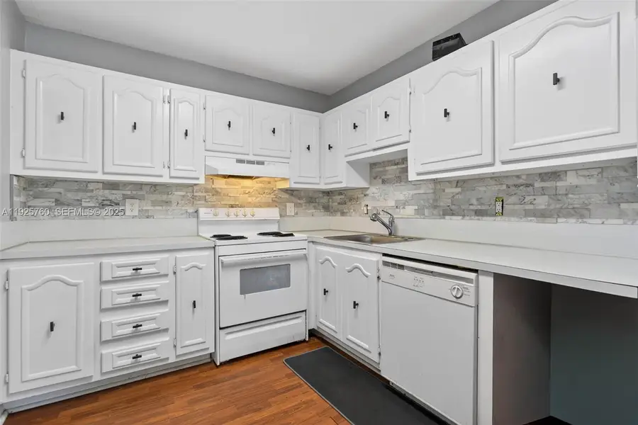 370 E Laurel Dr #6E, Margate, FL 33063 - Image #2