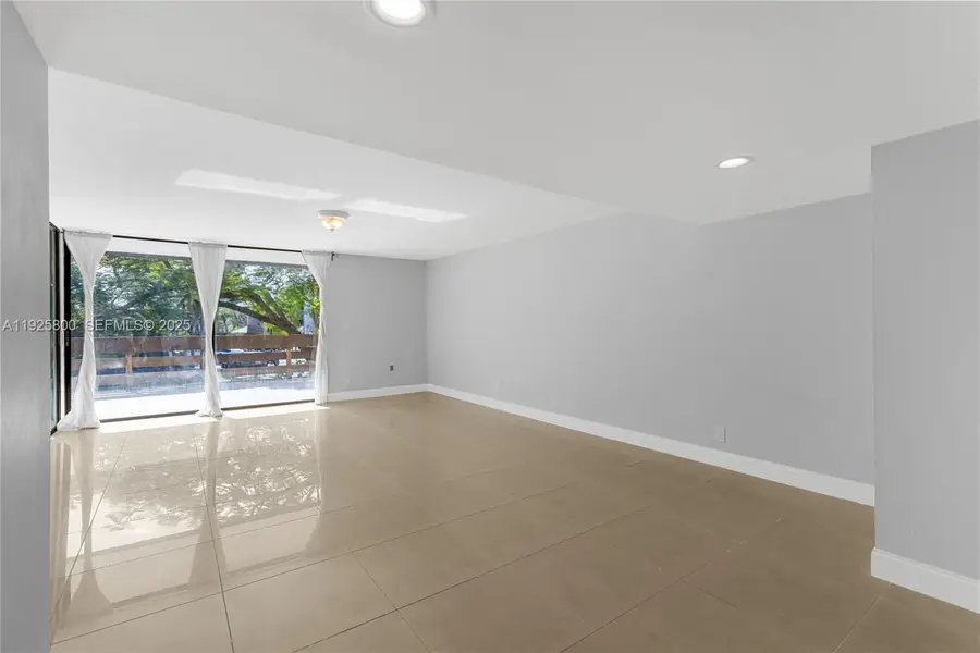 120 SW 96th Ter #204, Plantation, FL 33324 - Image #3