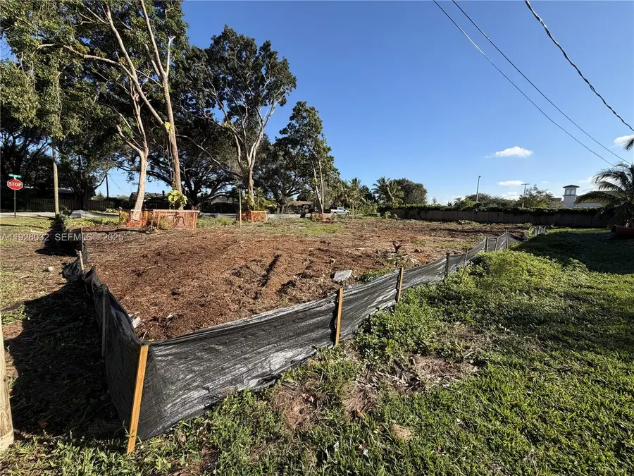 2830 NW 118th Ave, Plantation, FL 33323 - Image #2