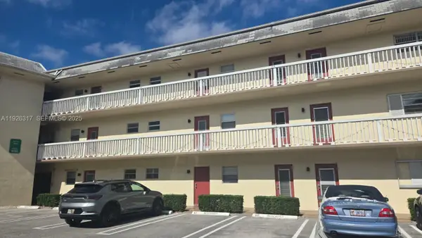 4441 NW 16th St #J108, Lauderhill, FL 33313