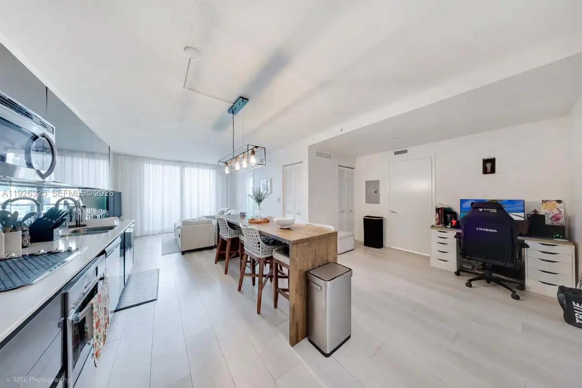 31 SE 6th St #2506, Miami, FL 33131 - Image #1