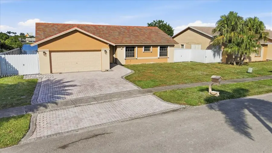 9111 S Lake Miramar Cir, Miramar, FL 33025 - Image #3