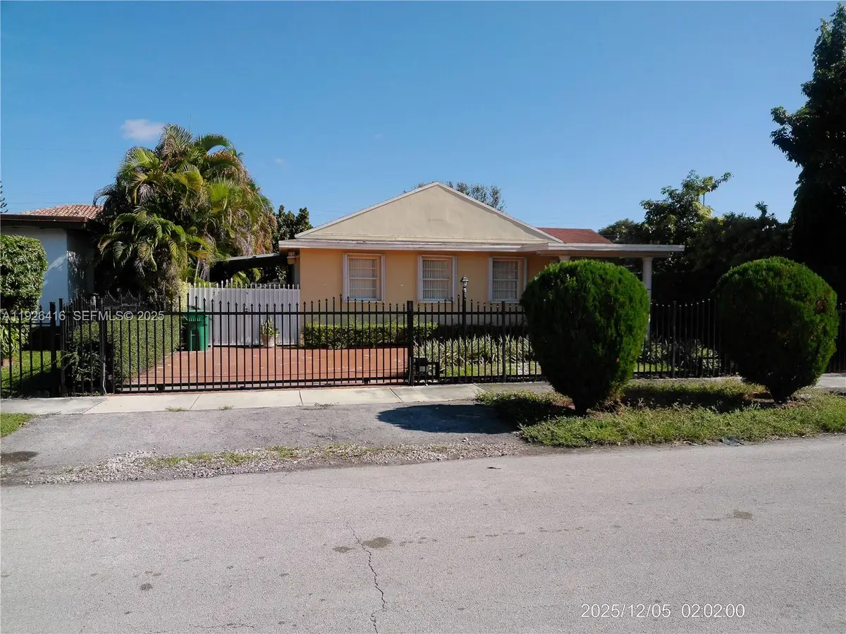 421 NW 32nd Ct, Miami, FL 33125 - Image #1