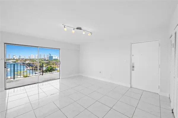 16508 NE 26th Ave #601, North Miami Beach, FL 33160