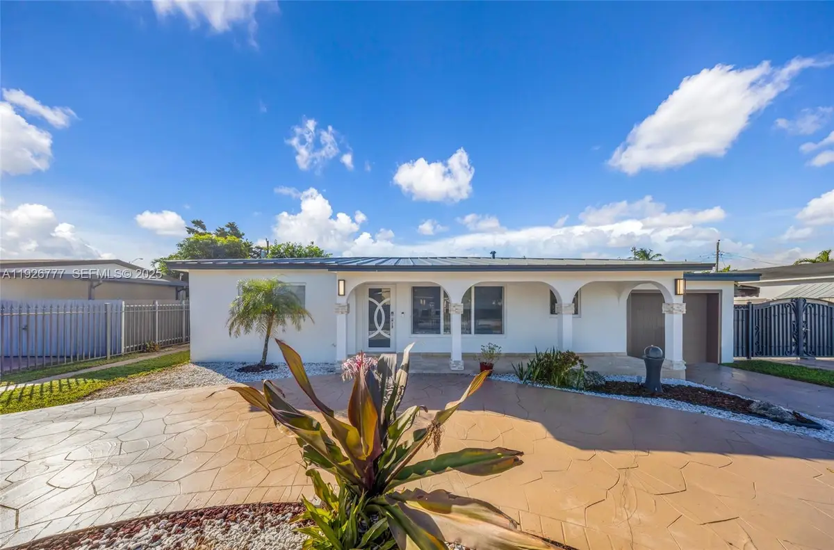 490 W 33rd Pl, Hialeah, FL 33012 - Image #1