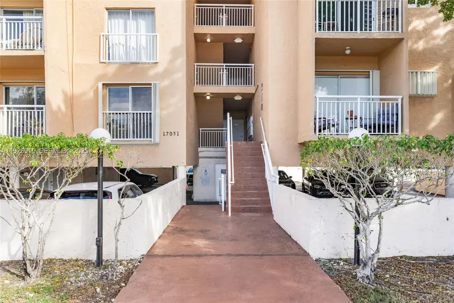 17051 NE 35th Ave #301, North Miami Beach, FL 33160 - Image #2