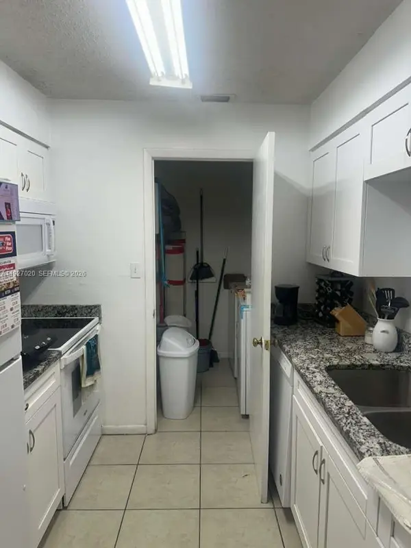 13287 Arbor Pointe Circle #304, Tampa, FL 33617