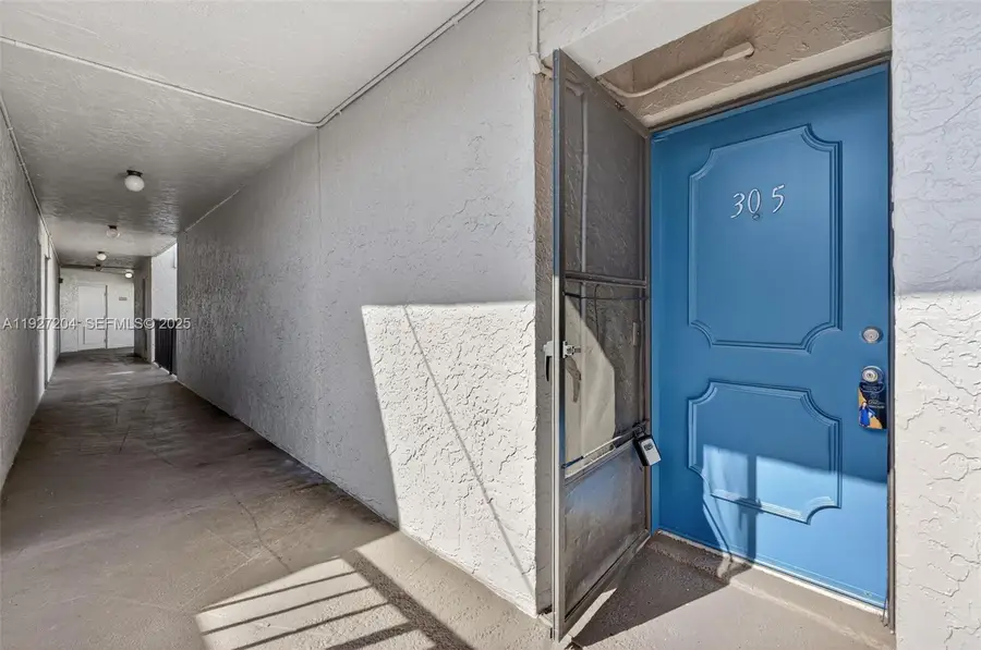 3100 Riverside Dr #305, Coral Springs, FL 33065 - Image #2