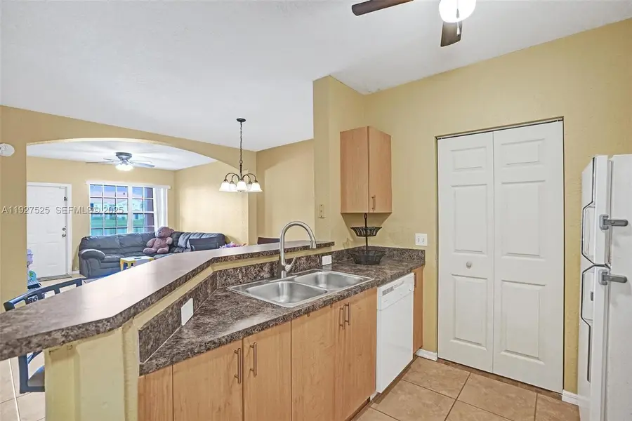 2409 Belmont Ln #2409, North Lauderdale, FL 33068 - Image #2