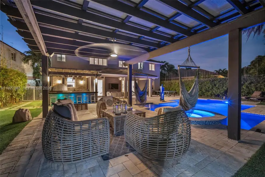 3825 Heron Ridge Ln, Weston, FL 33331 - Image #3