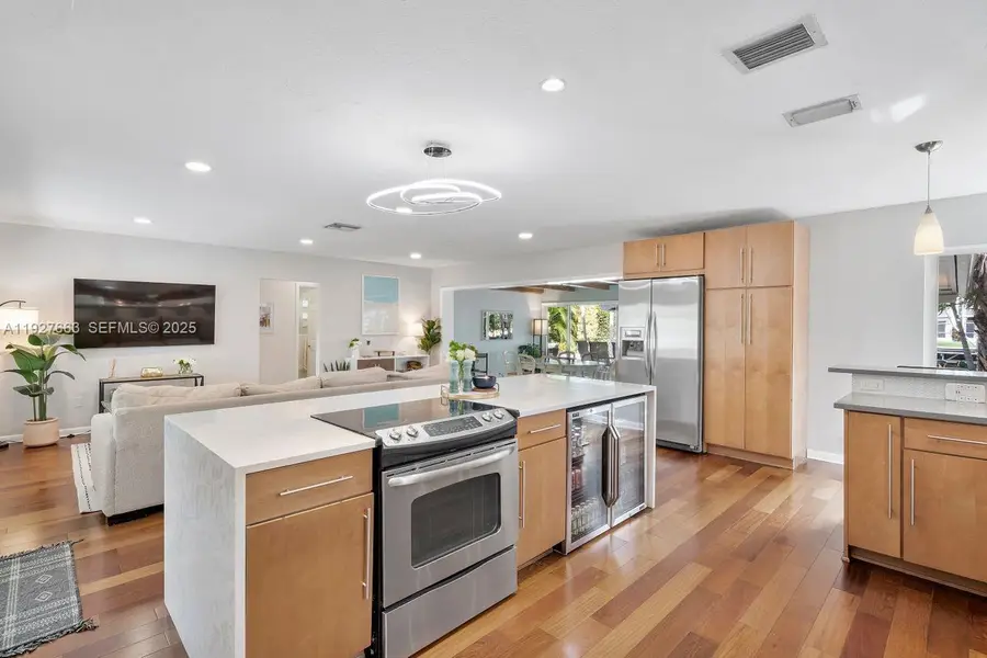 2837 NE 17th Ave, Wilton Manors, FL 33334 - Image #3