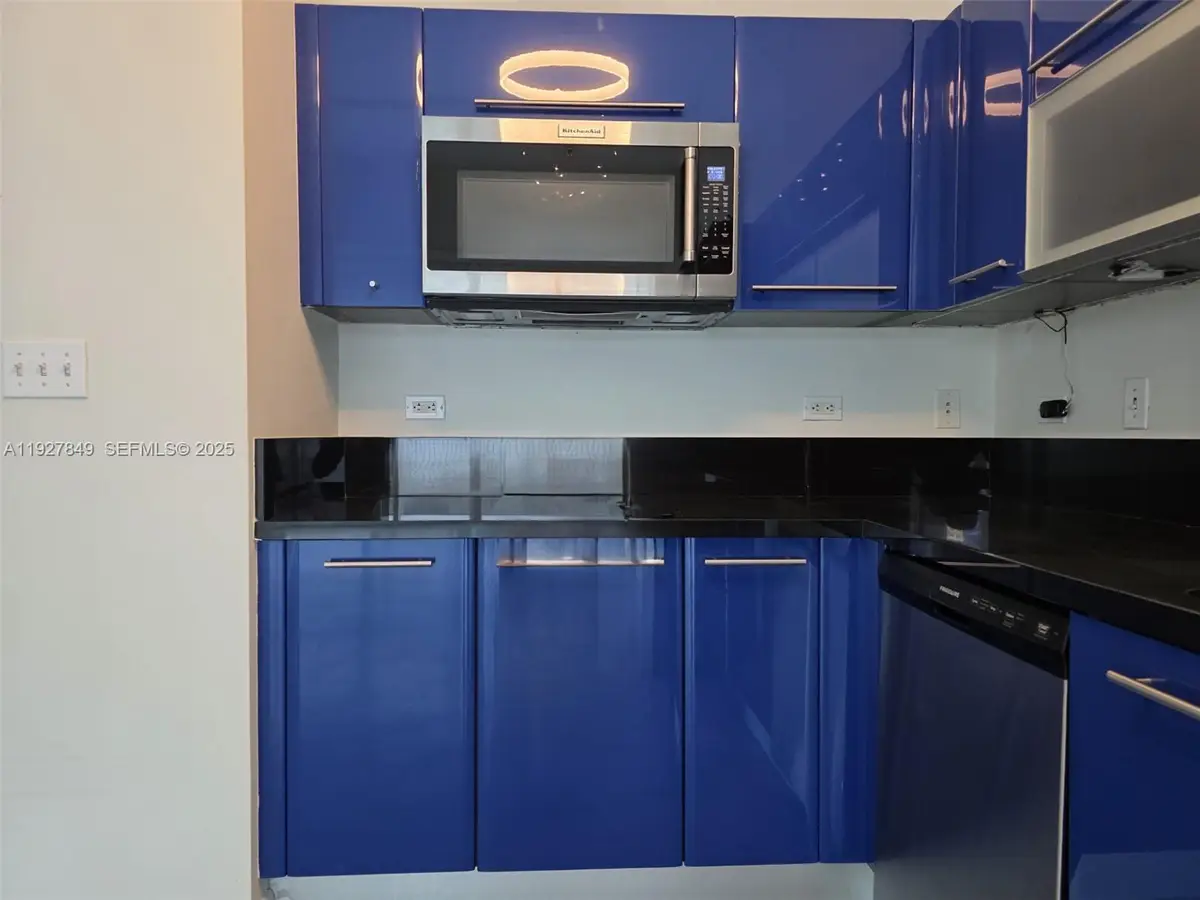 253 NE 2nd St #324, Miami, FL 33132 - Image #1