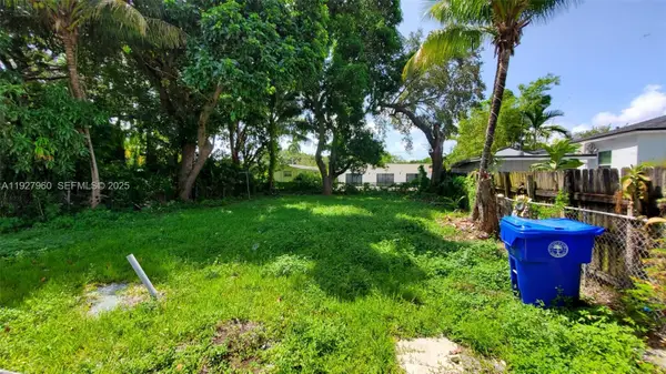 560 NW 53rd St, Miami, FL 33127