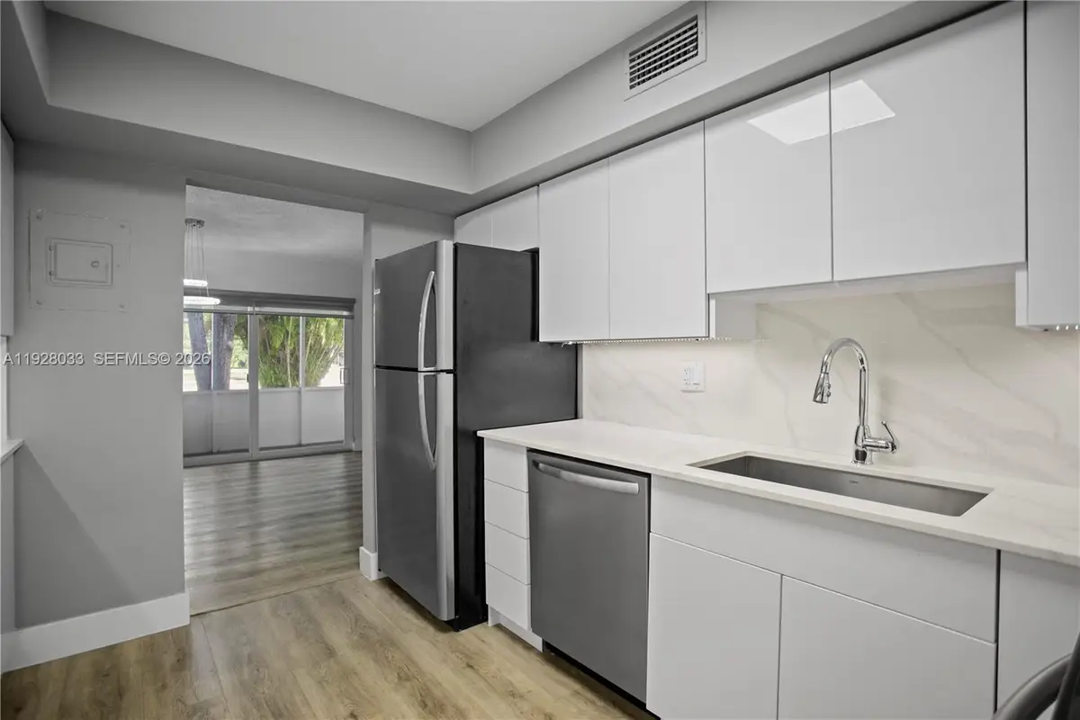 370 E Laurel Dr #3 E, Margate, FL 33063 - Image #1