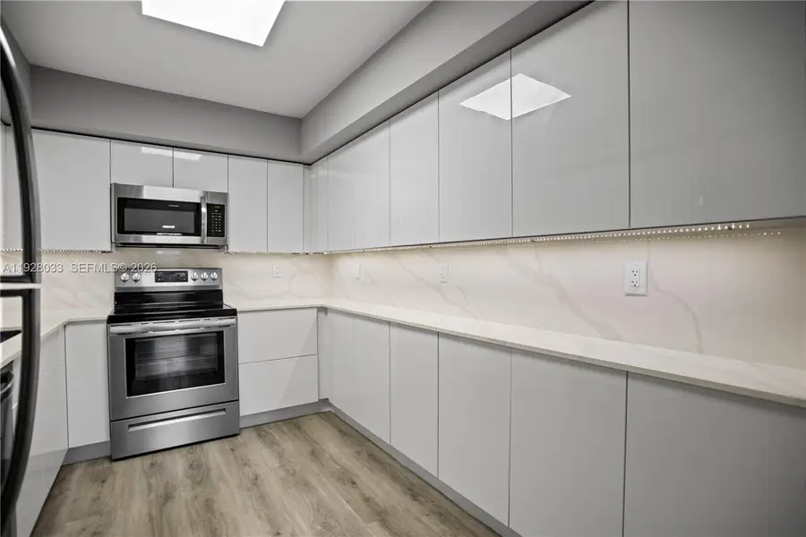 370 E Laurel Dr #3 E, Margate, FL 33063 - Image #2