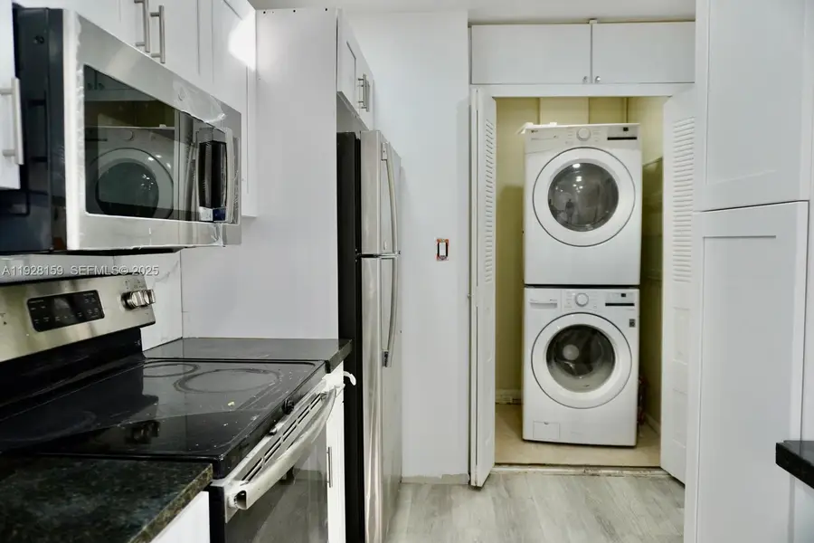 7800 SW 8th Ct, North Lauderdale, FL 33068 - Image #2