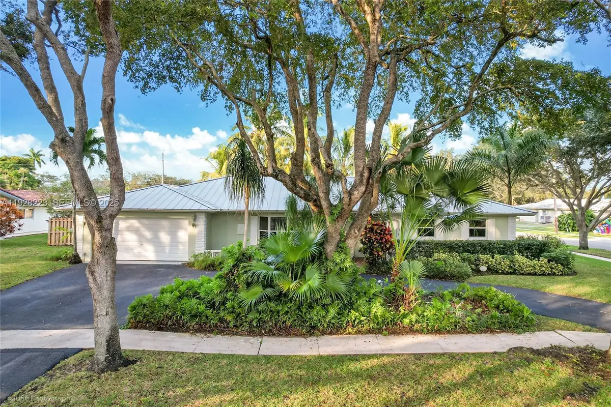7201 NW 7th Ct, Plantation, FL 33317 - Image #1