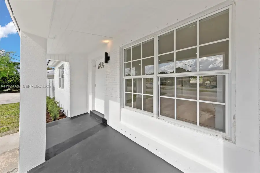 608 NW 6th Ct, Hallandale Beach, FL 33009 - Image #2